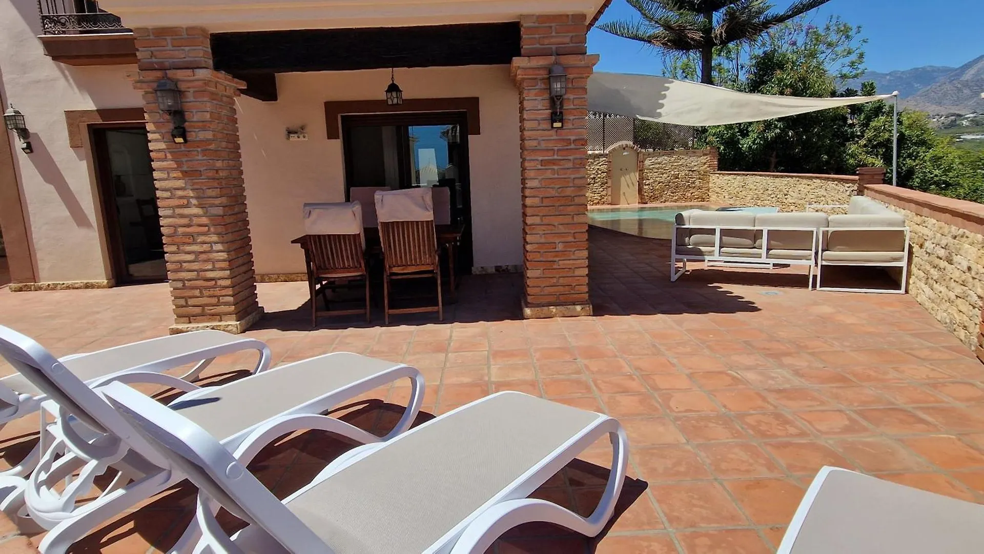 Villa Deluxe Nerja Silhouse Spain